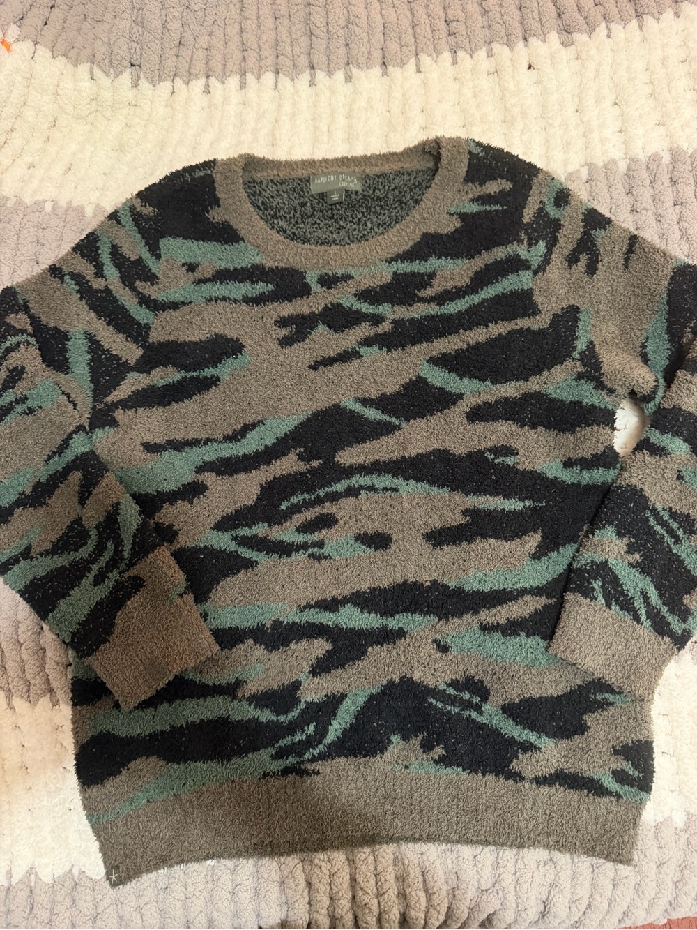 Barefoot dreams cozy chic seaside crewneck
Pullover size large - Picture 2 of 4